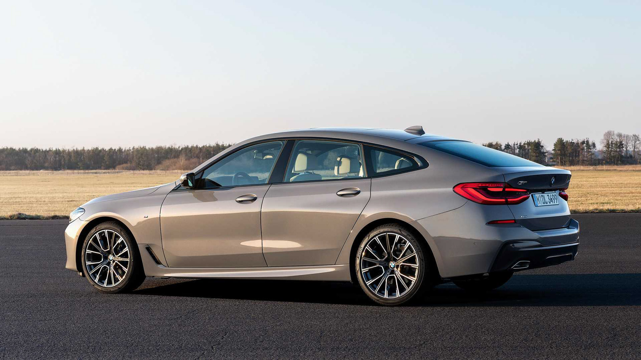 Đánh giá xe BMW 320i Gran Turismo Sport Line 2022 năng động Giá tốt